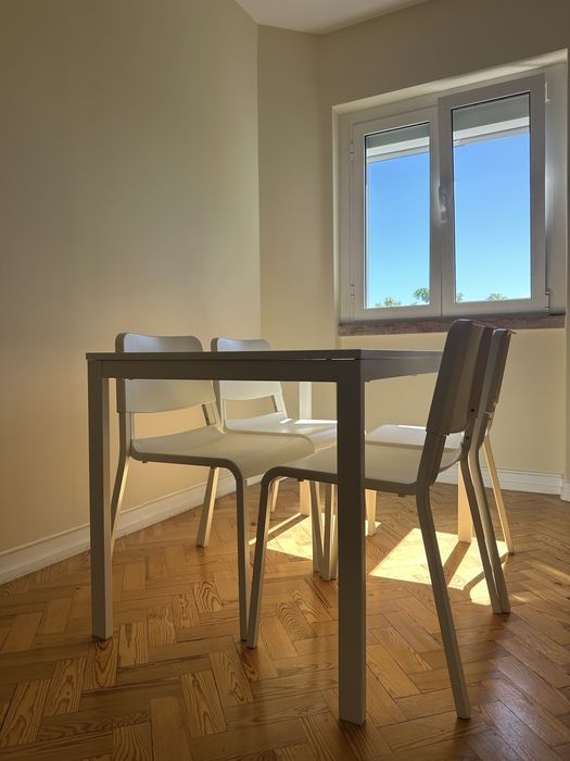 Mesa e Cadeiras marca IKEA