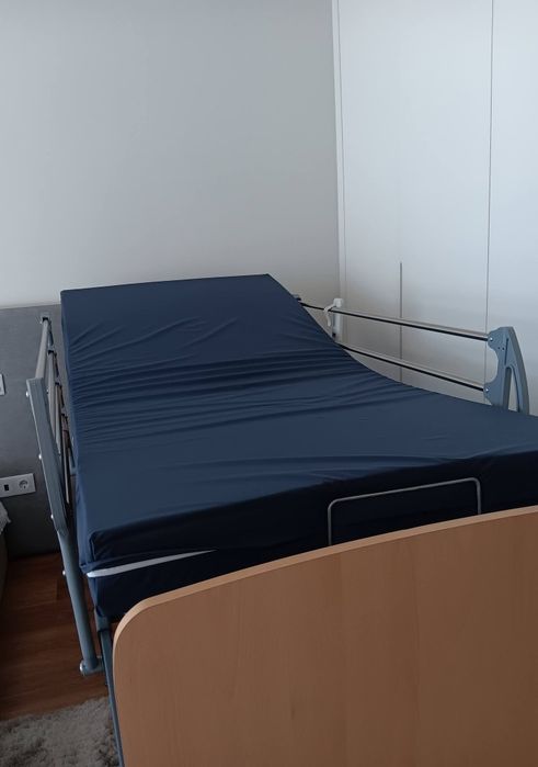 Cama hospitalar articulada