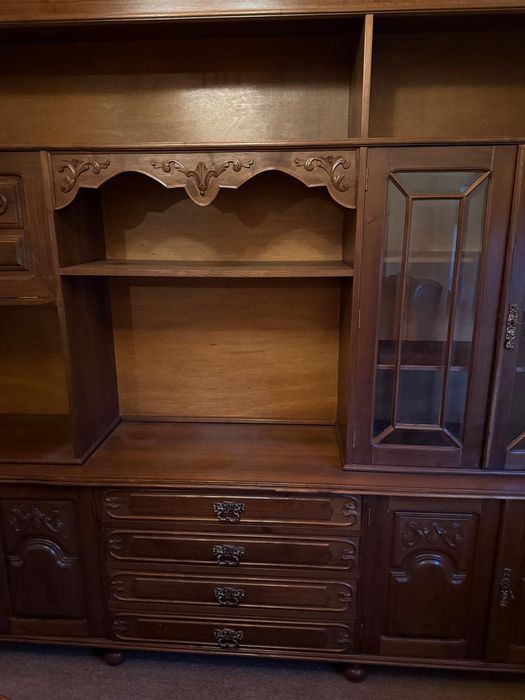 Móvel de sala / cristaleira / louceiro