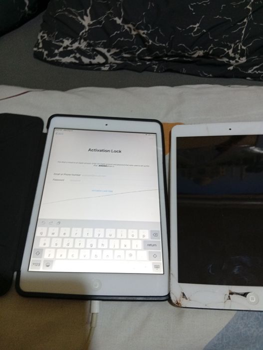 2 Apple iPad mini A1490 + A1432 — рабочие, на запчасти