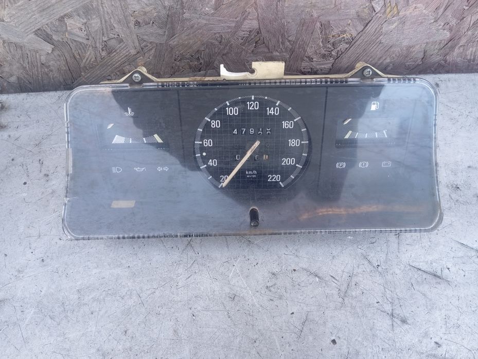 Щиток приборів Опель Кадет/ Аскона приладова панель щиток приборів