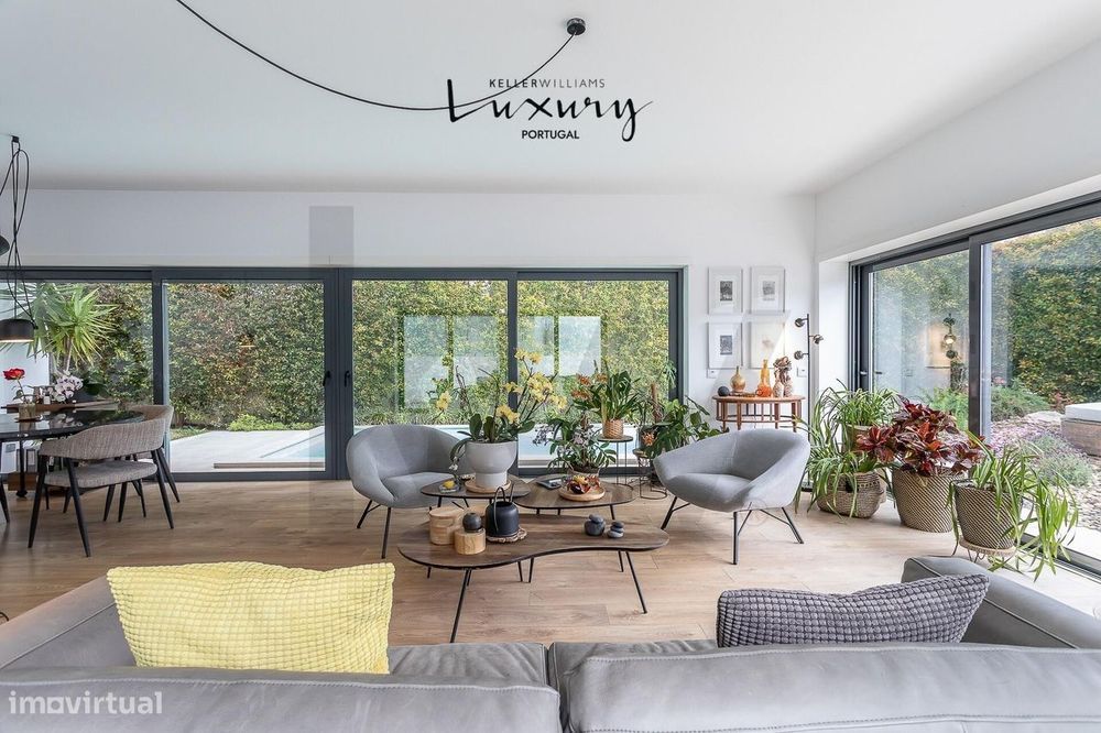 Moradia T4 + 1 Contemporânea com Piscina e Jardim - Aldeia de Juso , C