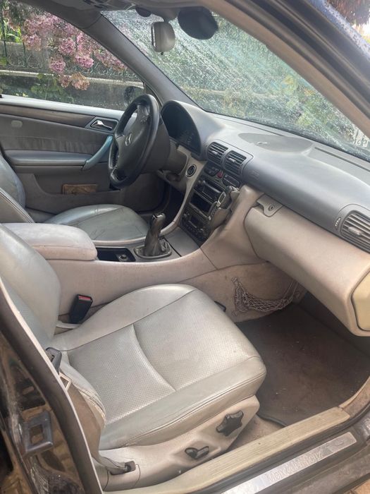 Mercedes benz c220 foto 4