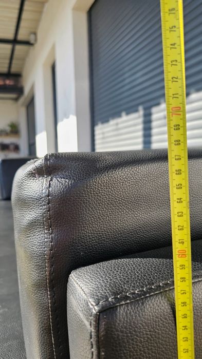 Sofa preto em pele