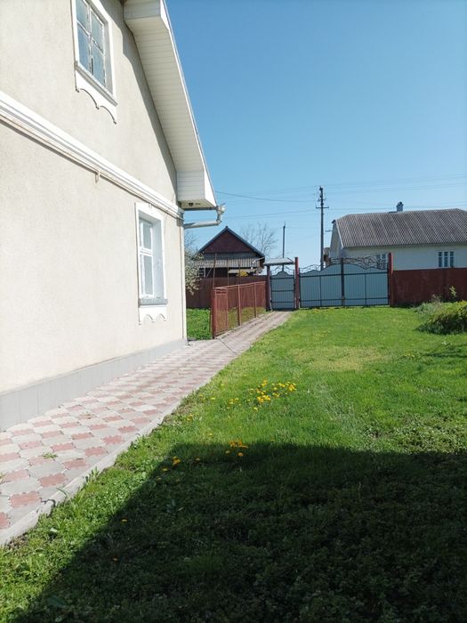 Продаж цегляного будинку.