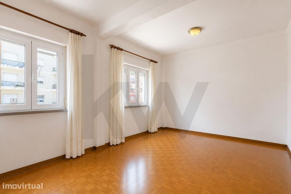 T2+1 com 100 m2 junto à Praça de Touros, em Santarém