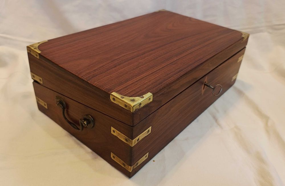 Escritório Portátil Pau Santo