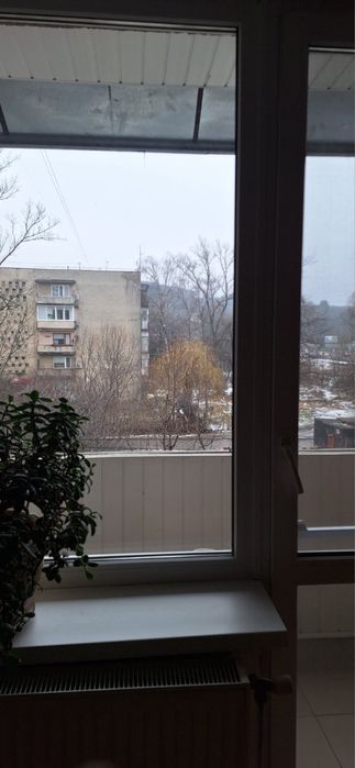 Здається 1 кімнатна  світло не вимикають