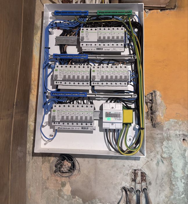 Elektryk Bytom - InstalElektryk - Usługi i Pogotowie Elektryczne