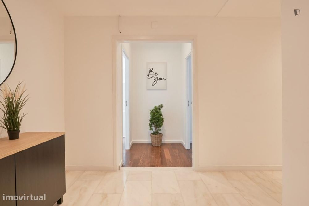 Quarto - localizado em Entrecampos Lisbon