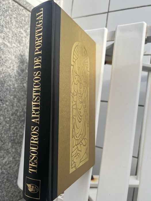 Livro Tesouros Artisticos de Portugal