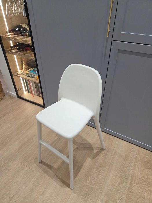 Krzesło dziecięce Ikea Urban / białe.