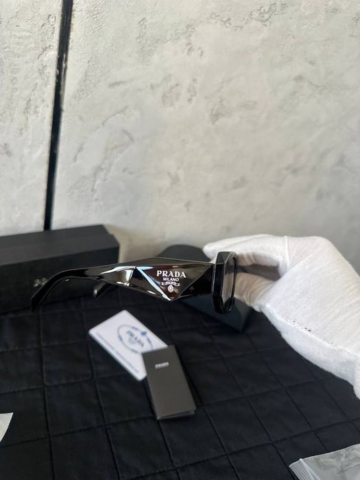 Okulary przeciwsłoneczne nowe prada