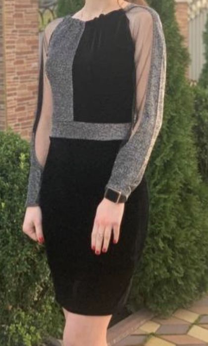 Сукня виглядає дуже шикарно, ідеально сідає по фігурі