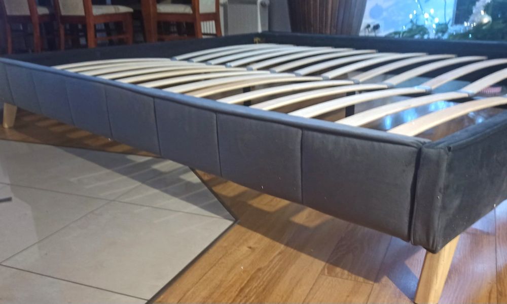 Łóżko ze stelażem 160/200 nowe