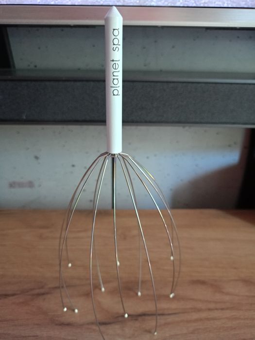 Masażer do skóry głowy relaksujący Avon planet spa