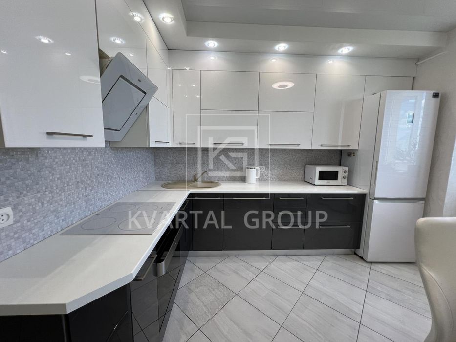 Класна 2 кімнатна квартира з новеньким ремонтом . БУЧА