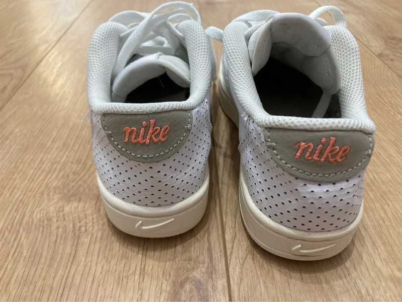 Sneakersy NIKE rozmiar 36