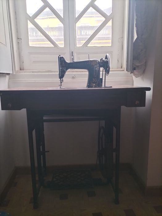 Máquina de Costura Antiga Pfaff 30, Séc. XX