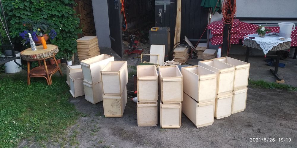 Skrzynki odkładowe wielkopolskie ule odkładowe pszczoły pasieka