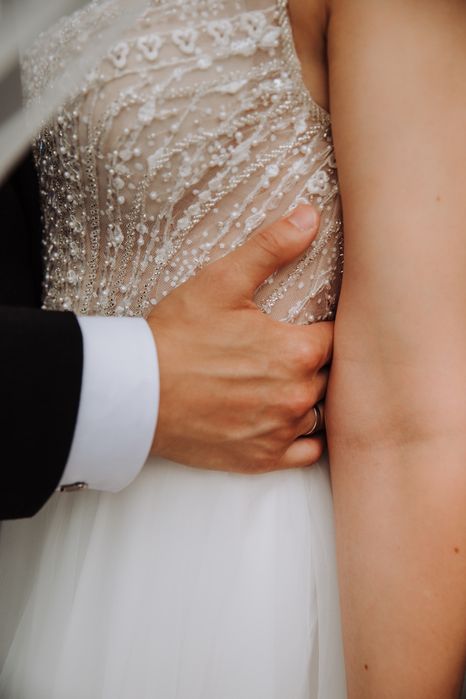 Весільне плаття зі шлейфом