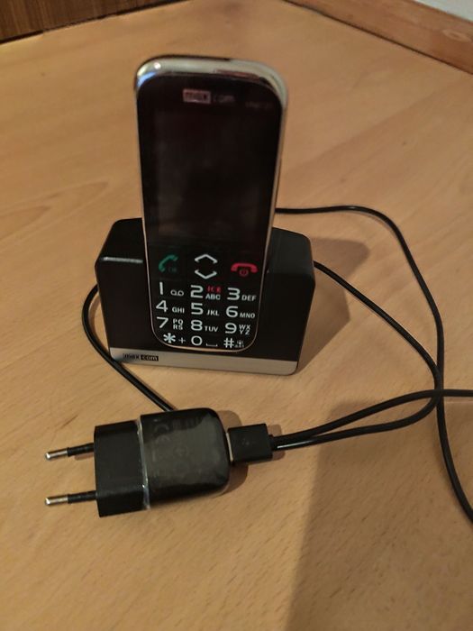 Telefon dla seniora Max com 720 MM BB stan idealny bez śladów użytkowania.