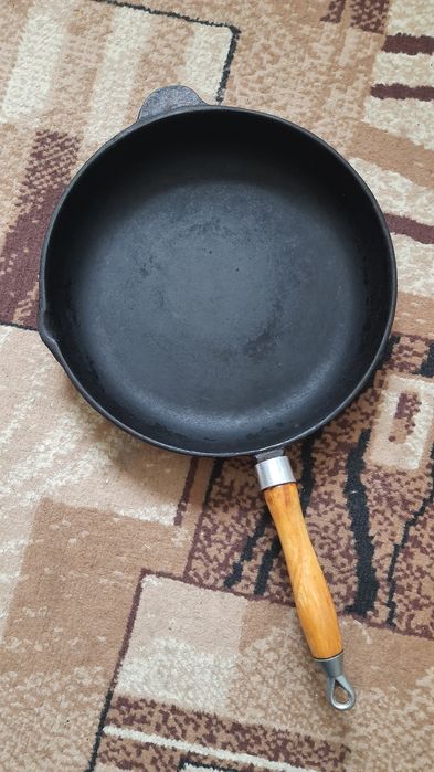 Чавунна сковорода