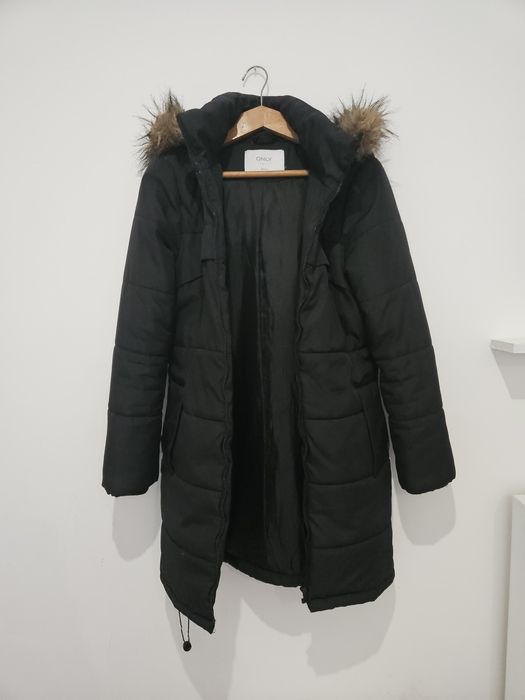 Parka com capuz preta