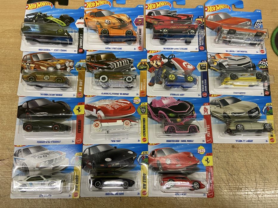 Машинка hot wheels