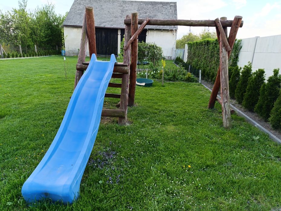 Sprzedam ślizgawkę ogrodową o długości 3 metrów