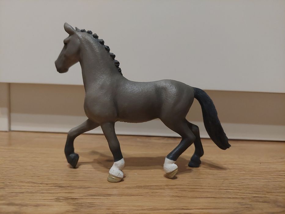 Siwy konik Schleich