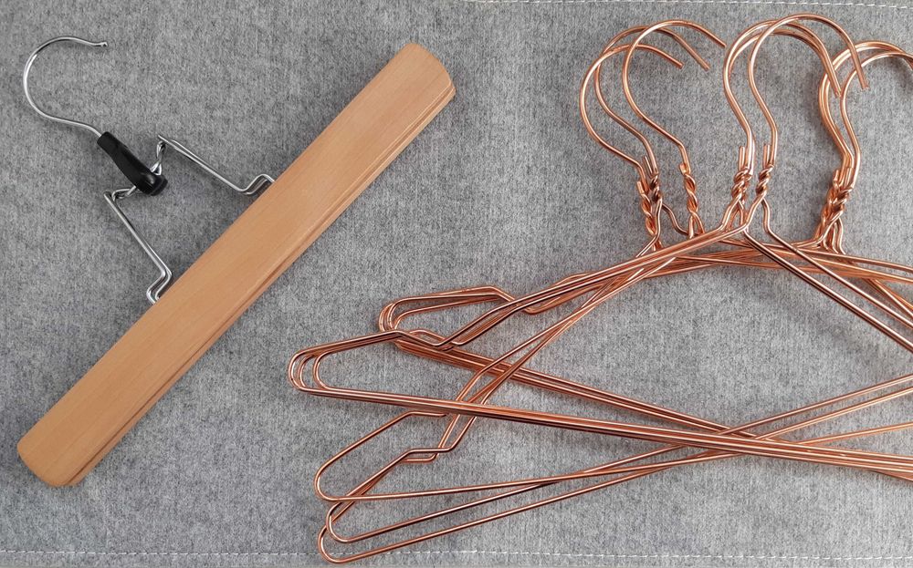 Conjunto de Cabides Dourados+Mola