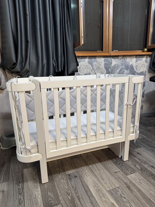 Кроватка детская, полностью укомплектована