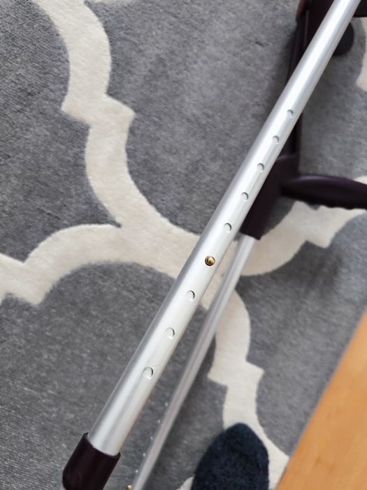 kule ortopedyczne rehabilitacyjne  inwalidzkie łokciowe regulowana wys