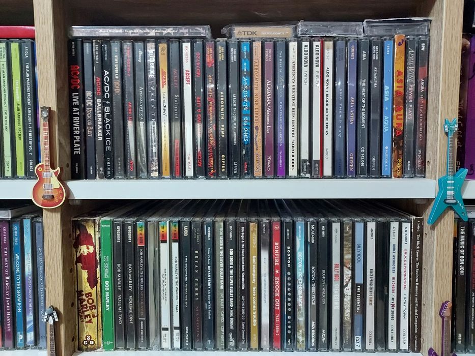 Vendo coleção de cds originais