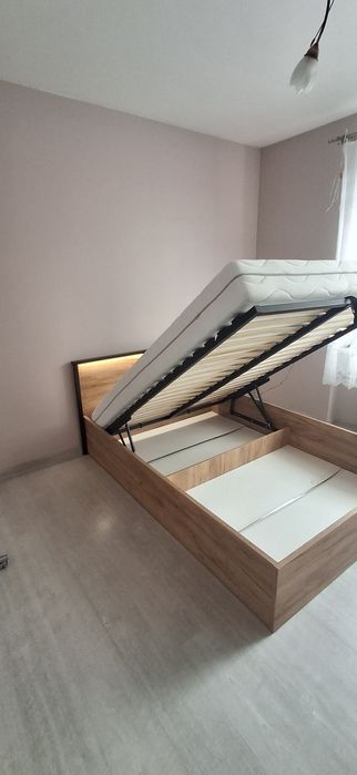 Łóżko podświetlane