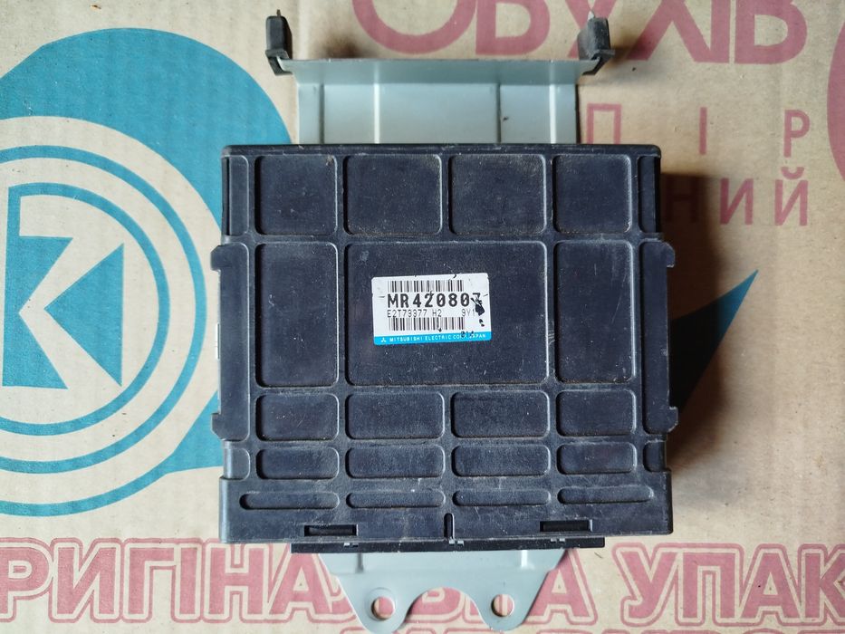 Блок керування двигуном Mitsubishi Carisma 1.8 GDI