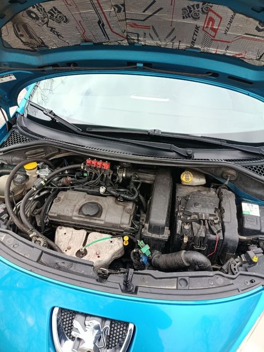Автомобіль Peugeot 207 2012 рік