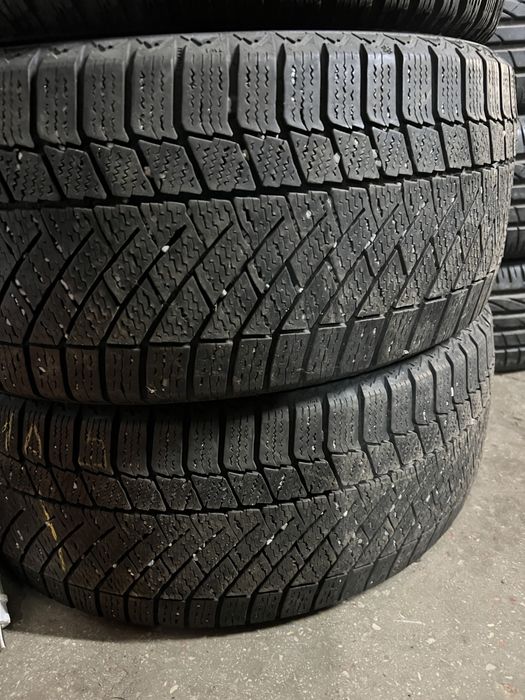 Шини зимові 225/50 R17 Continental