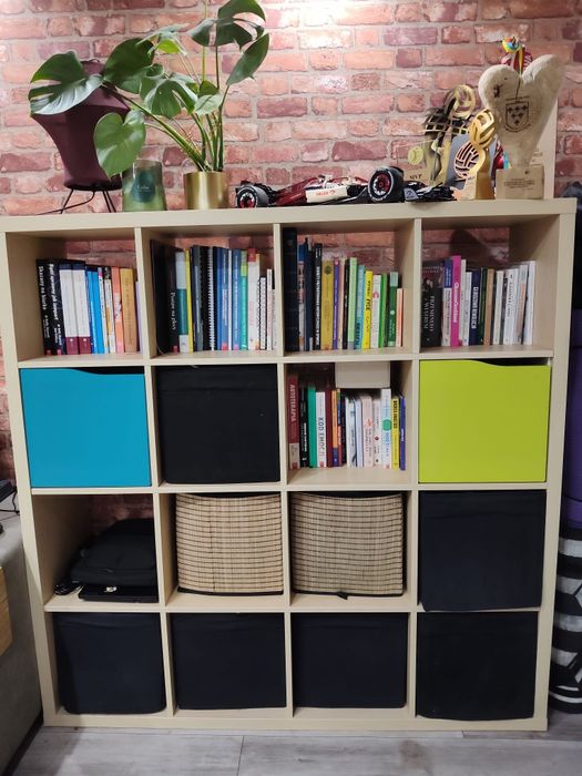 Regał IKEA KALLAX 4x4 (16 wnęk) – Dąb/Jasny brąz