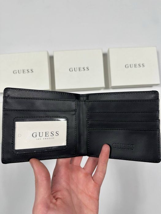 Гаманець Guess.