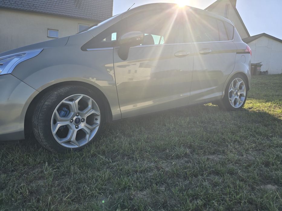 Ford b- Max 1.0  120 km