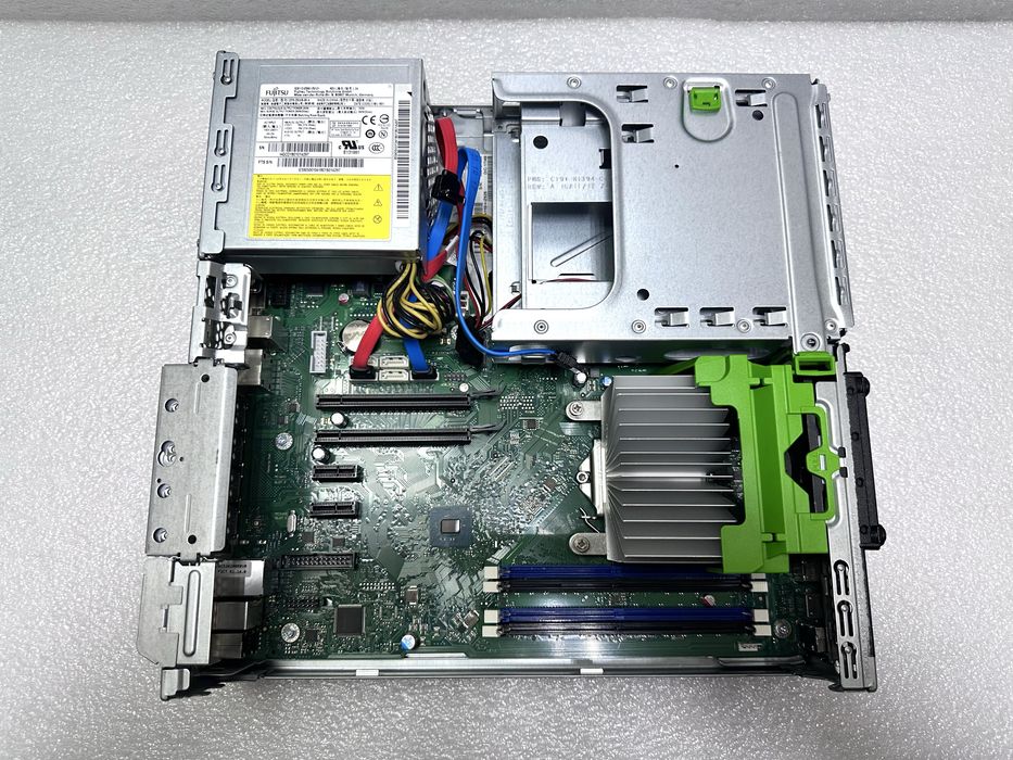 Компʼютер Fujitsu D757 SFF i3-6100 / 8GB DDR4/ 256GB SSD M.2. Гарантія