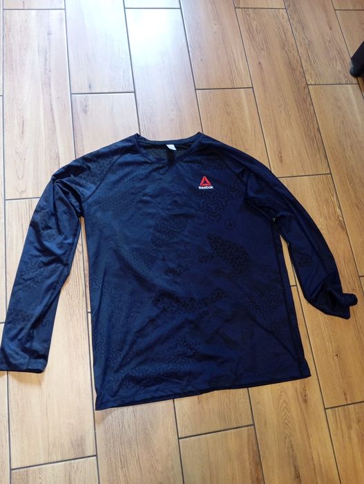 Спортивный костюм .