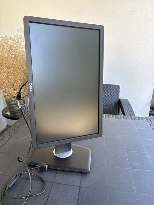 Monitor Dell P1913b pivot 90°, regulacja wysokości, obrót ±45°, komplet przewodów