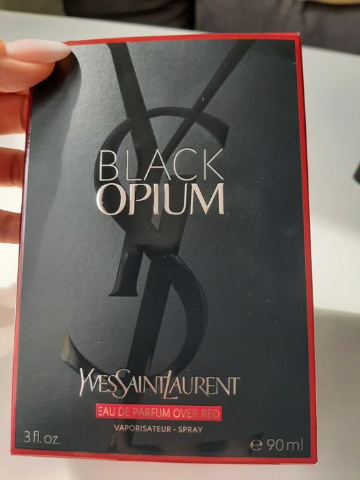 Black Opium YSL  Yves Saint Laurent EDP  Over red