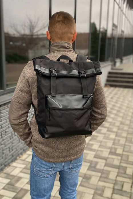 Рюкзак ролл топ чорний для міста спорту подорожей портфель