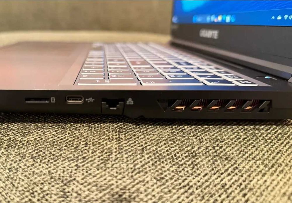 Gigabyte G6 KF 16" (Intel Core i7-13620H, 32GB, 2TB SSD, RTX 4060 8GB)