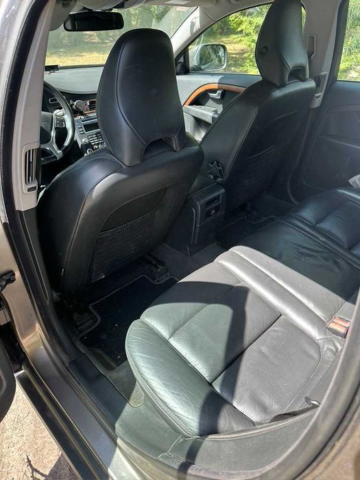 Volvo XC70 3.2 AWD z 2010 roku - LPG
