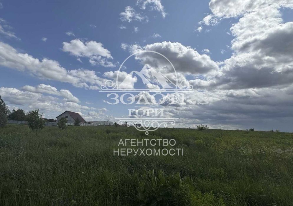 Фасадна ділянка 15 соток,Лісники, поруч озеро Безодня
